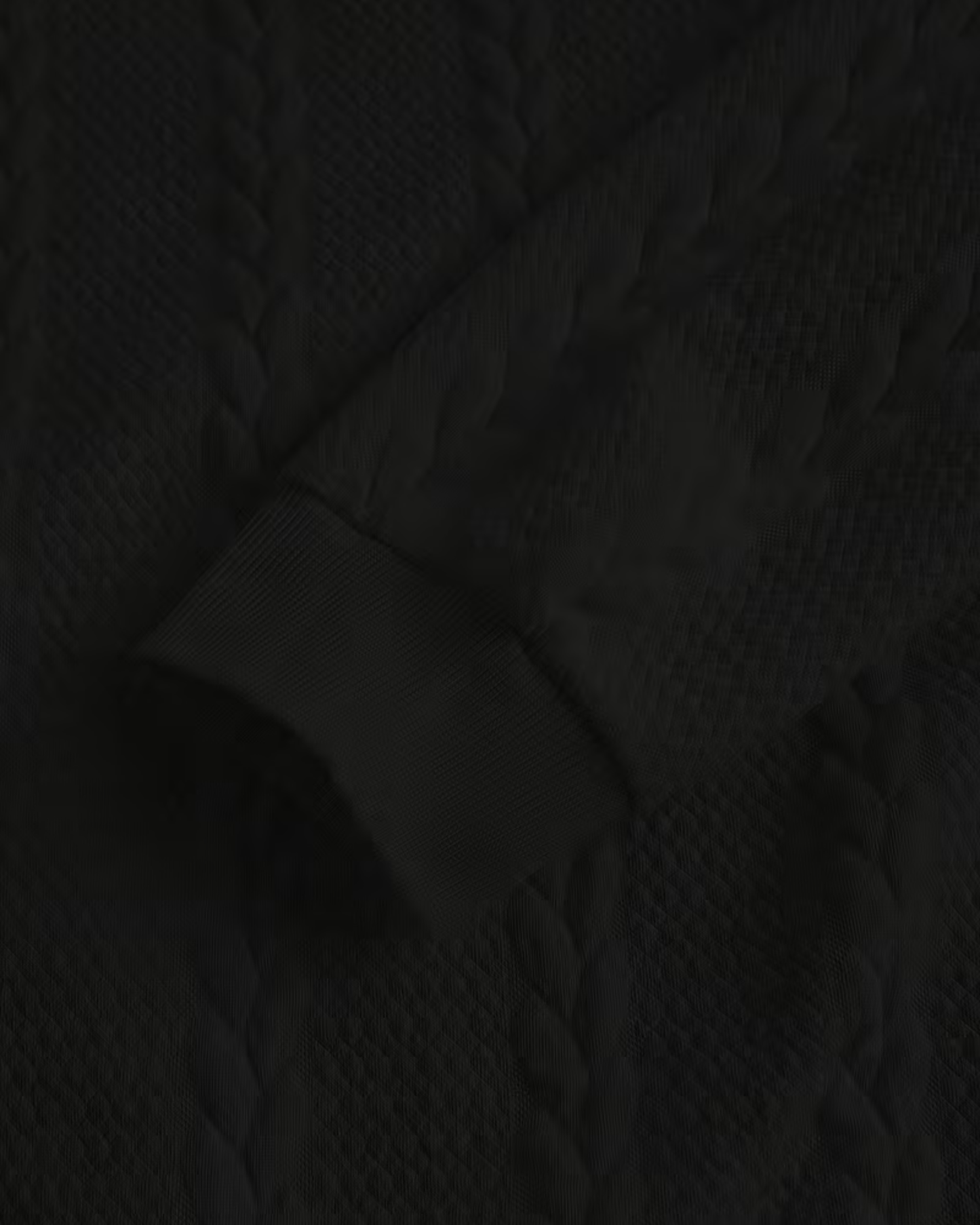 Herren-Langarm-Sweatshirt mit hohem Kragen, ideal für Herbst und Winter.